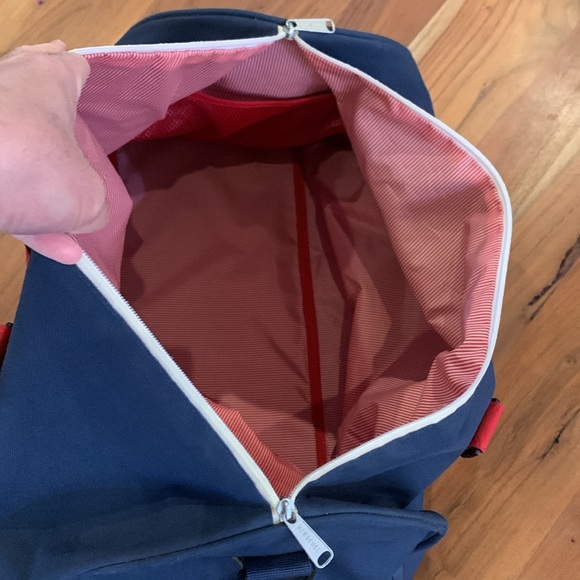 ☀️ Used Herschel Supply Company Blue and Red Duffel Bag - Picture 11 of 14